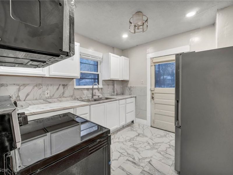 960 Whittier Avenue, Akron, OH 44320 Photo 14