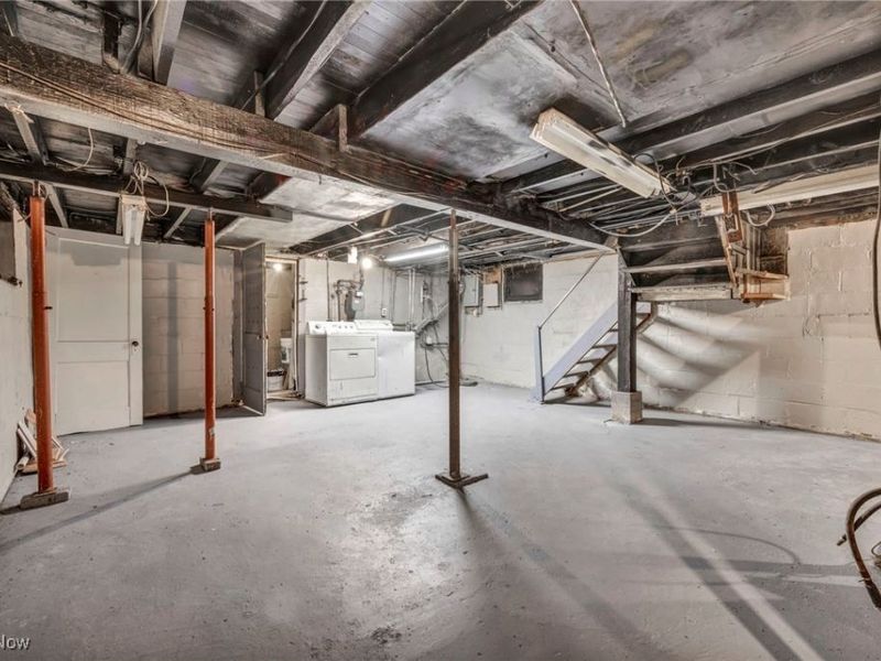 960 Whittier Avenue, Akron, OH 44320 Photo 29