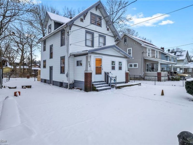 960 Whittier Avenue, Akron, OH 44320 Photo 3