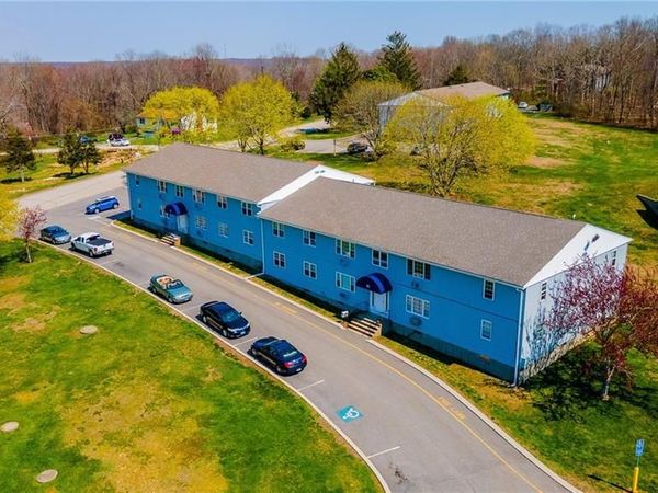 83 Horse Pond, Unit APT B, Salem, CT 06420