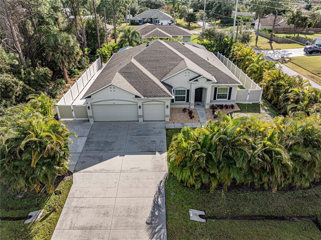 702 Carnation Drive, Sebastian, FL 32958 Photo