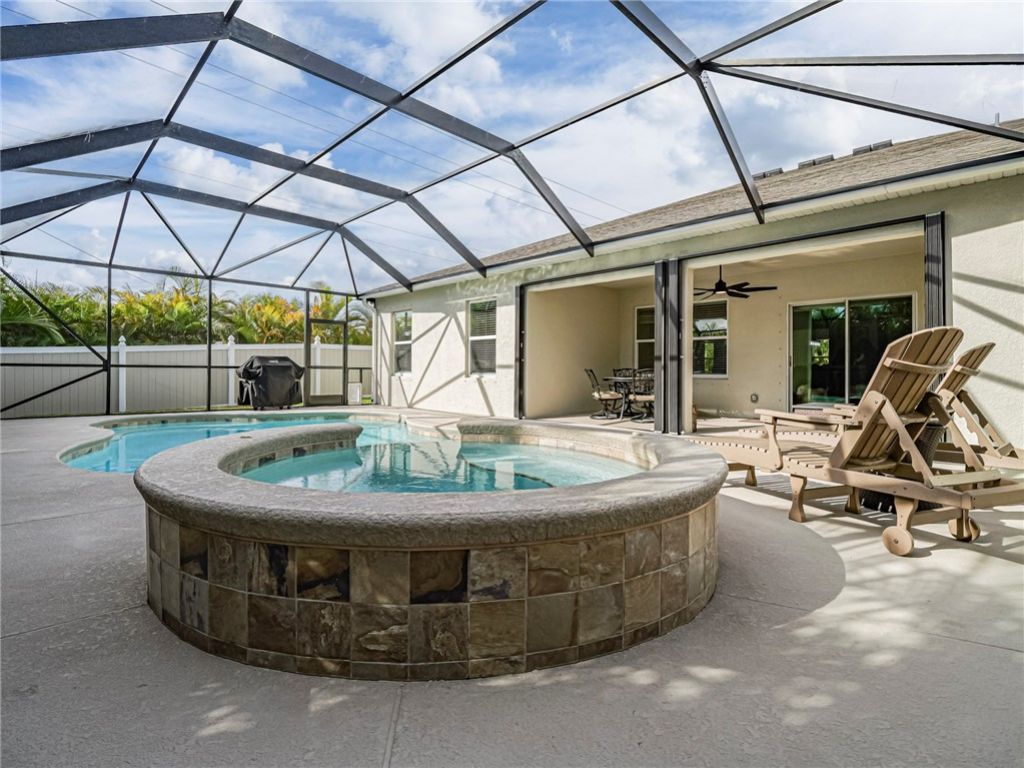 702 Carnation Drive, Sebastian, FL 32958 Photo