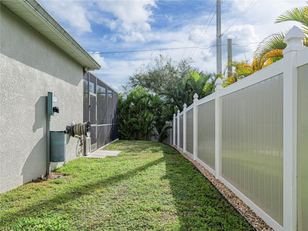 702 Carnation Drive, Sebastian, FL 32958 Photo