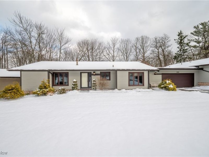 6942 Woodwalk Drive, Brecksville, OH 44141 Photo 1