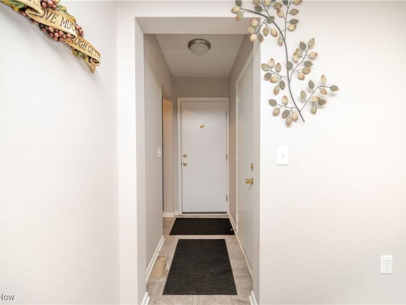 6942 Woodwalk Drive, Brecksville, OH 44141 Photo 22