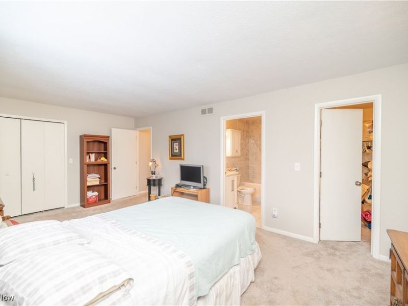 6942 Woodwalk Drive, Brecksville, OH 44141 Photo 25