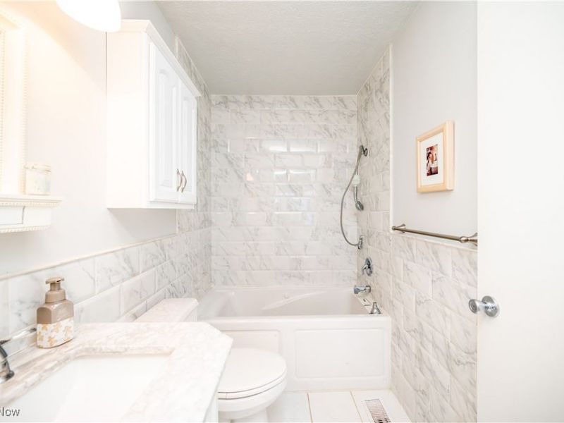 6942 Woodwalk Drive, Brecksville, OH 44141 Photo 28