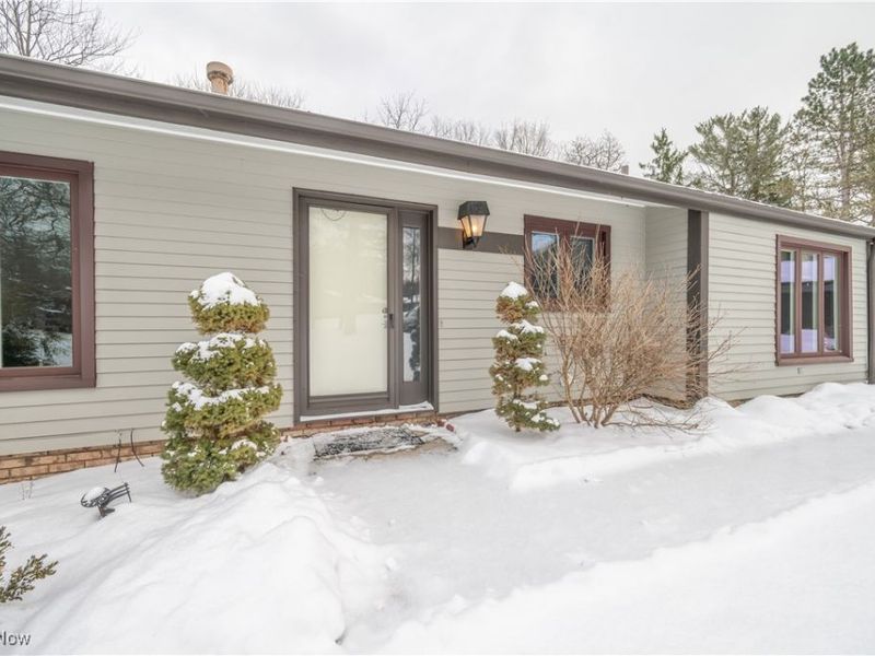 6942 Woodwalk Drive, Brecksville, OH 44141 Photo 3