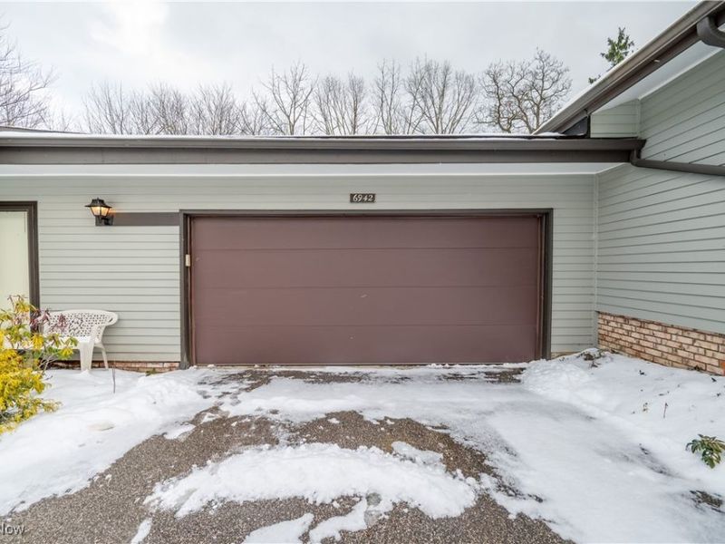 6942 Woodwalk Drive, Brecksville, OH 44141 Photo 5