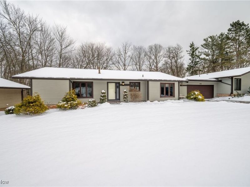 6942 Woodwalk Drive, Brecksville, OH 44141 Photo 7