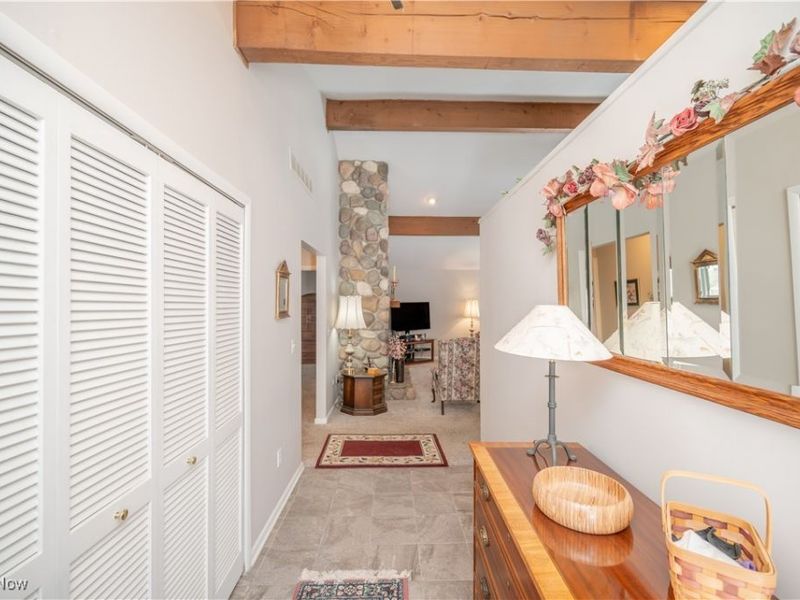 6942 Woodwalk Drive, Brecksville, OH 44141 Photo 8