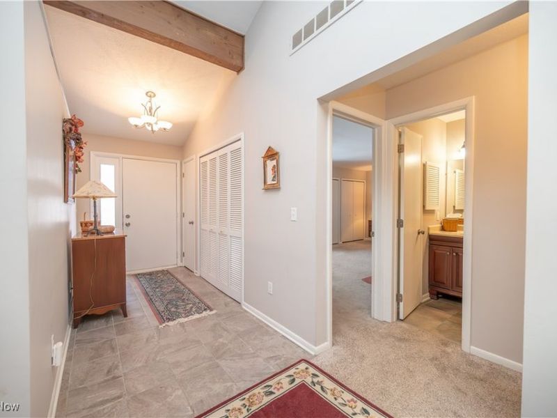 6942 Woodwalk Drive, Brecksville, OH 44141 Photo 9