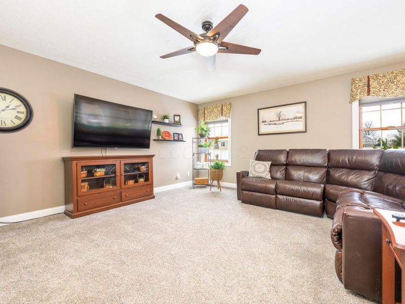 1447 Hickory Gate Drive, Marysville, OH 43040 Photo 6