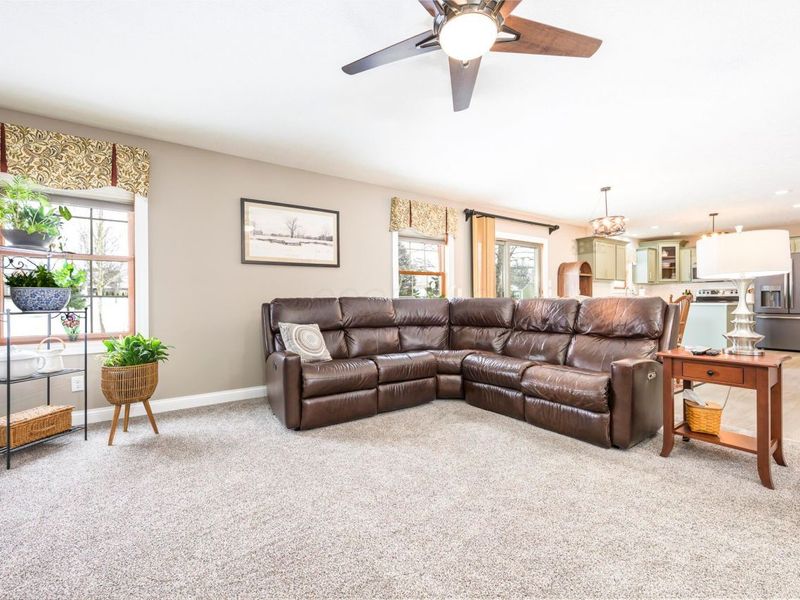 1447 Hickory Gate Drive, Marysville, OH 43040 Photo 7