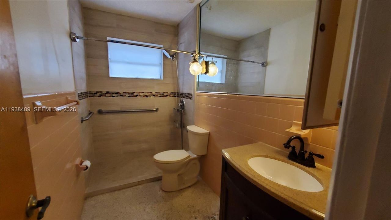 4756 SW 7th St , Miami, FL 33134 Photo