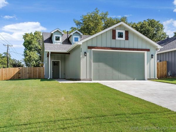 339 W Hickory Street, Coweta, OK 74429