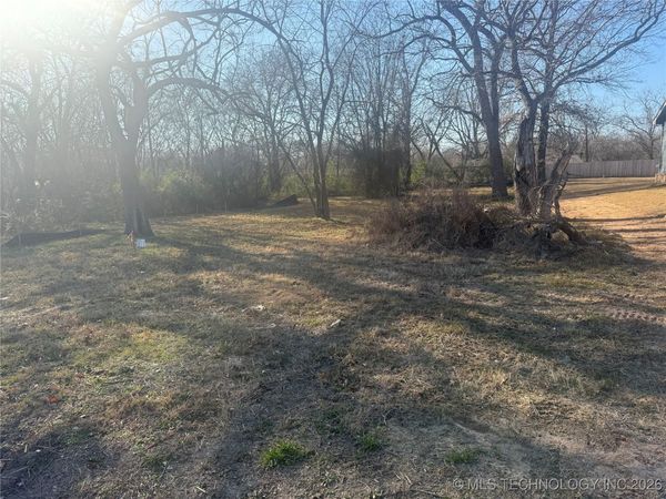 500 S Division Street , Coweta, OK 74429