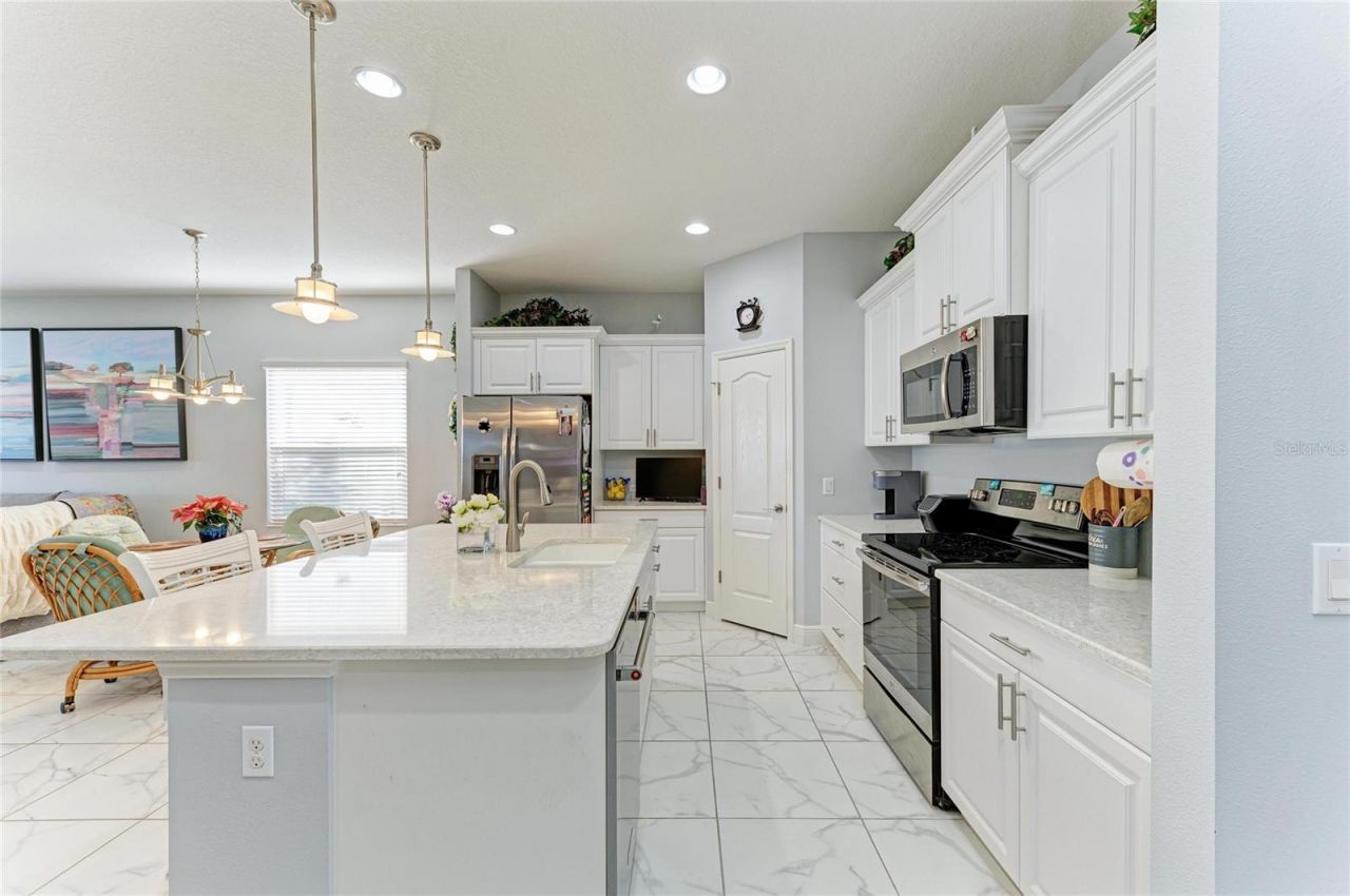 7735 Ridgelake Circle, Bradenton, FL 34203 Photo