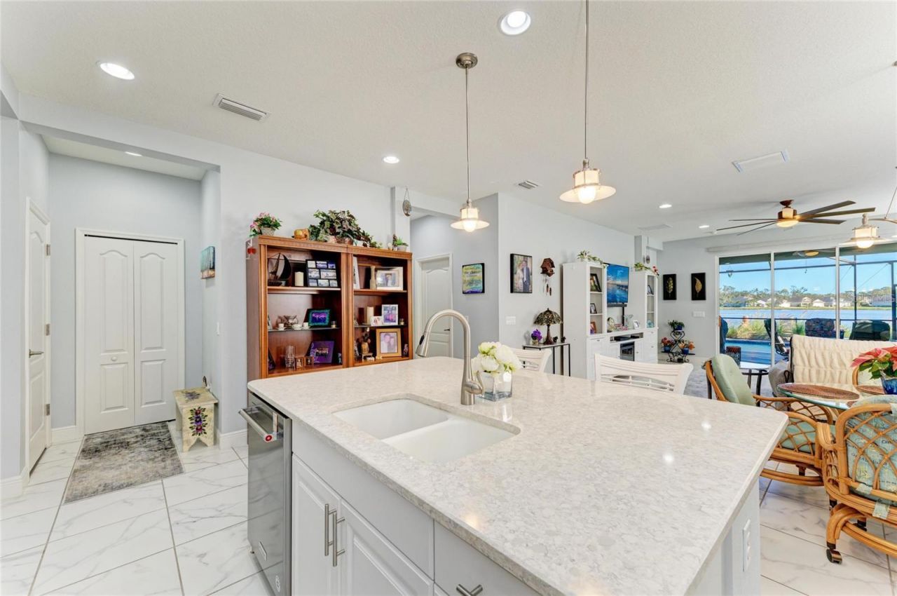 7735 Ridgelake Circle, Bradenton, FL 34203 Photo