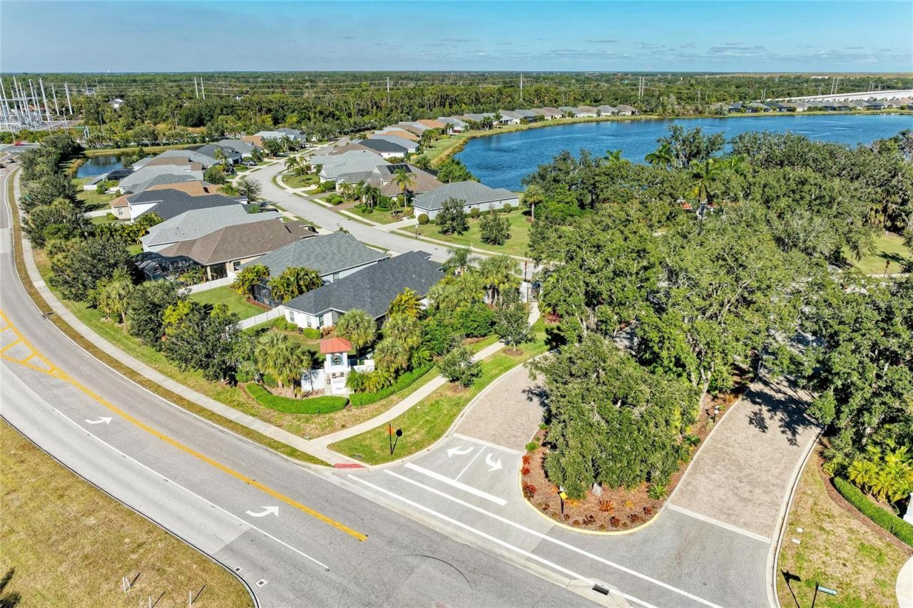 7735 Ridgelake Circle, Bradenton, FL 34203 Photo