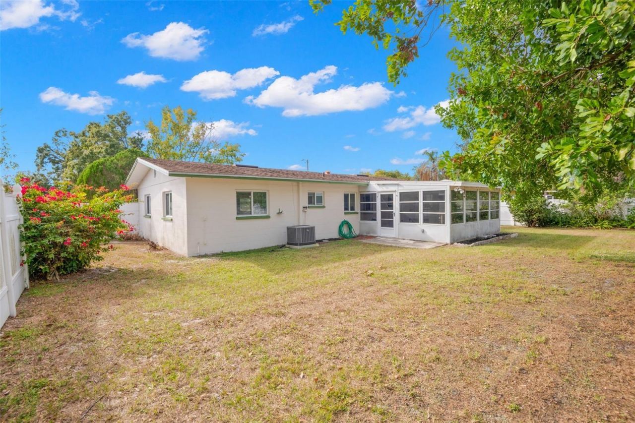 5637 24th Terrace N, Saint Petersburg, FL 33710 Photo