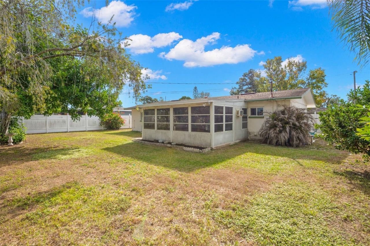 5637 24th Terrace N, Saint Petersburg, FL 33710 Photo