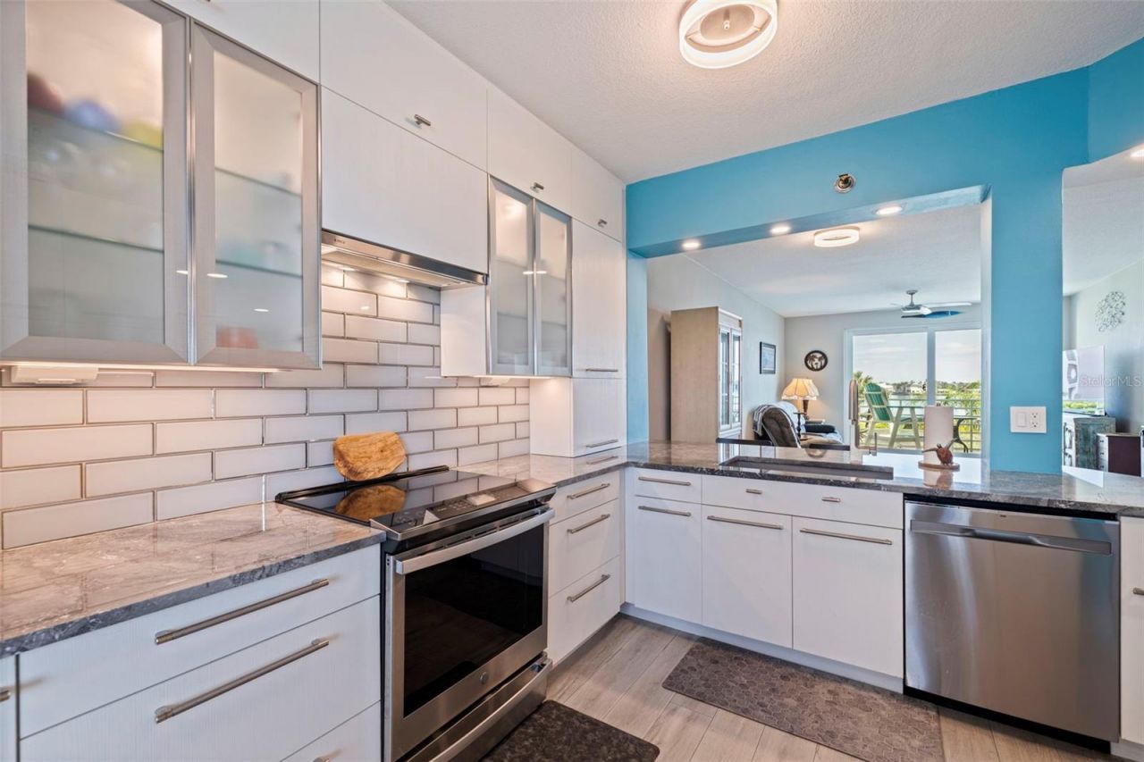 7979 Sailboat Key Boulevard S, Unit 202, South Pasadena, FL 33707 Photo