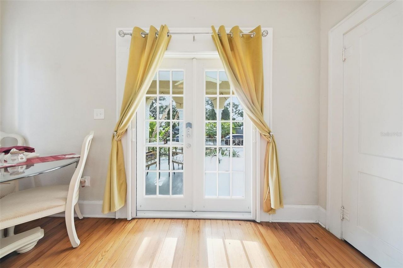 8334 Diagonal Road N, Saint Petersburg, FL 33702 Photo