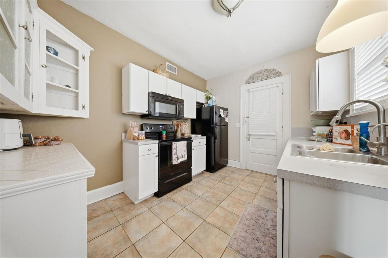 8334 Diagonal Road N, Saint Petersburg, FL 33702 Photo