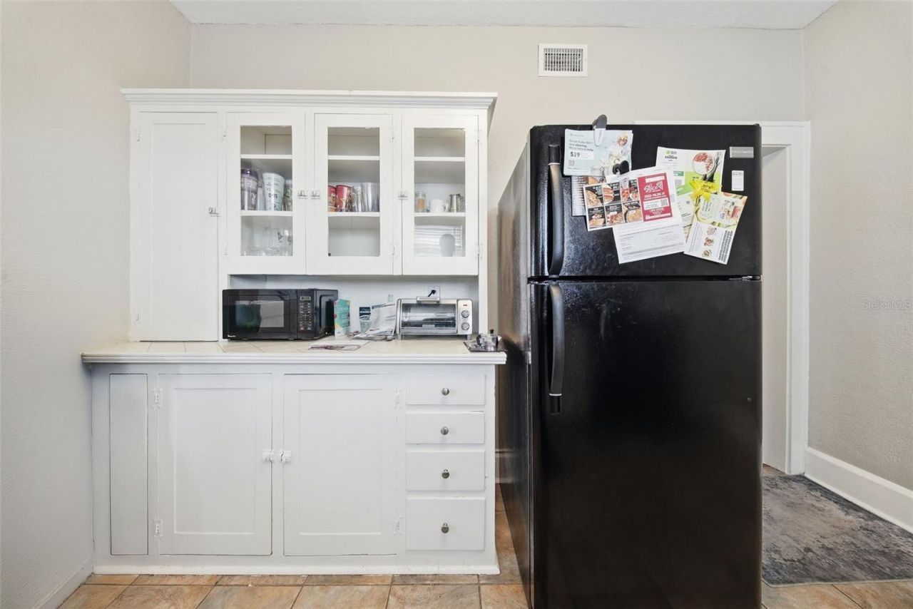 8334 Diagonal Road N, Saint Petersburg, FL 33702 Photo