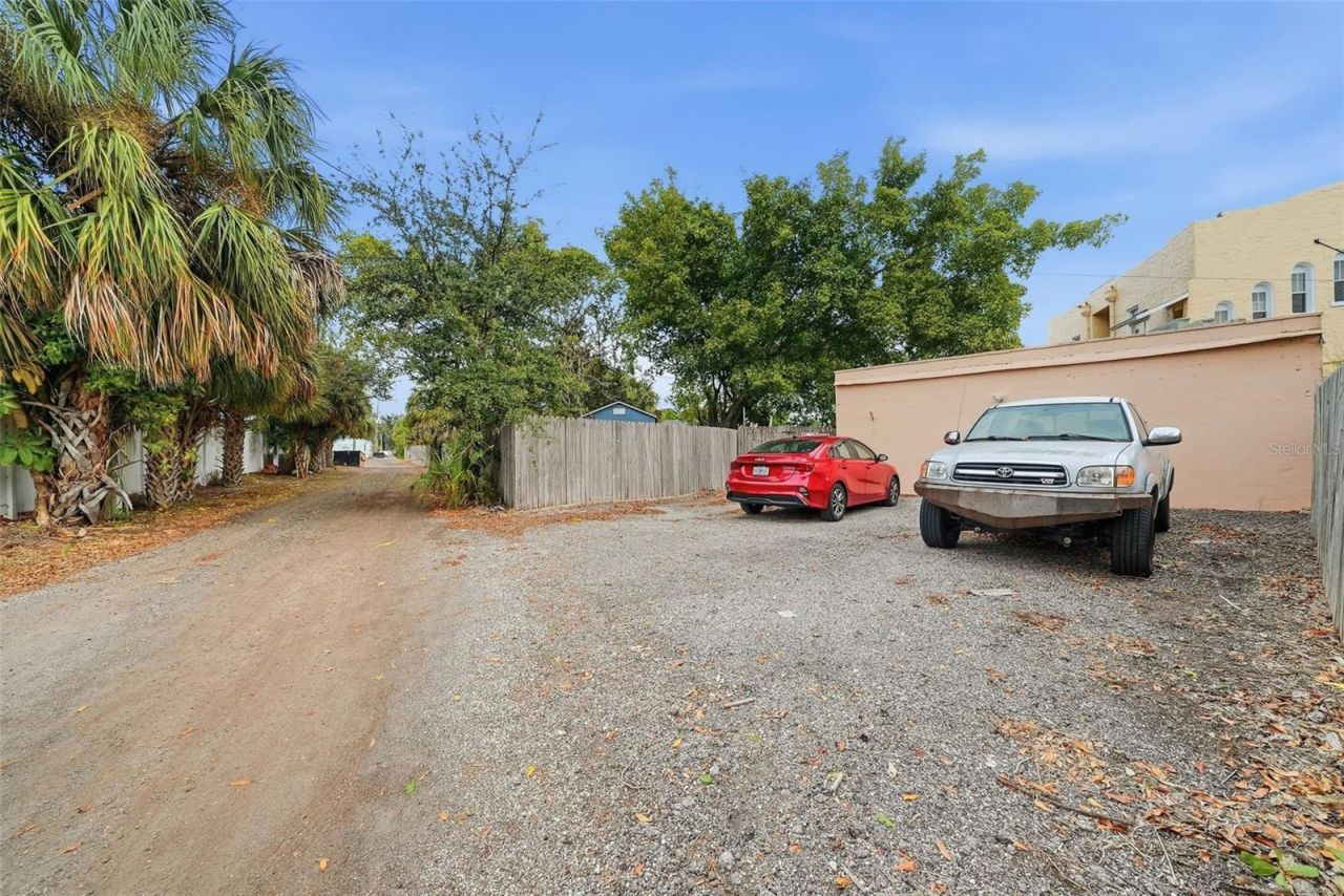 8334 Diagonal Road N, Saint Petersburg, FL 33702 Photo