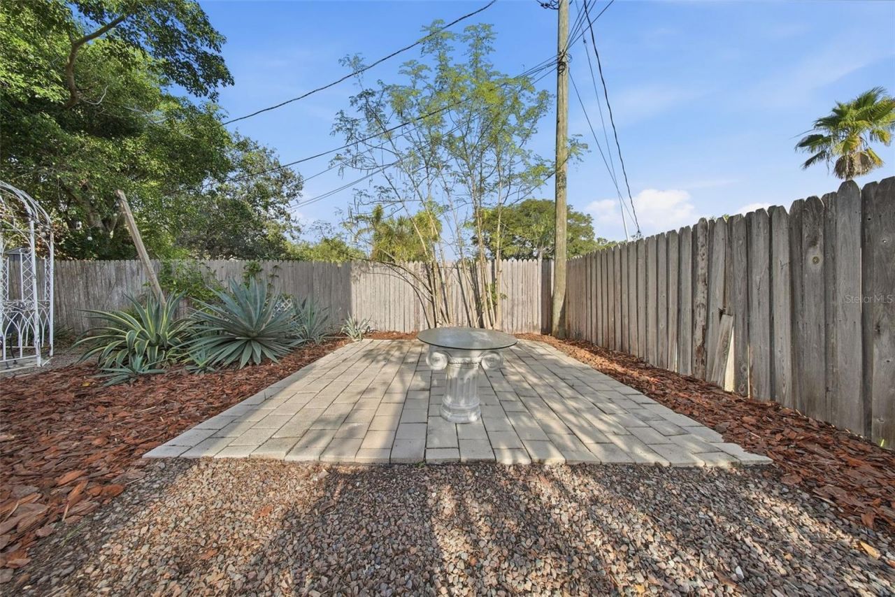 8334 Diagonal Road N, Saint Petersburg, FL 33702 Photo