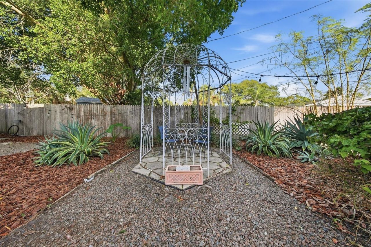 8334 Diagonal Road N, Saint Petersburg, FL 33702 Photo