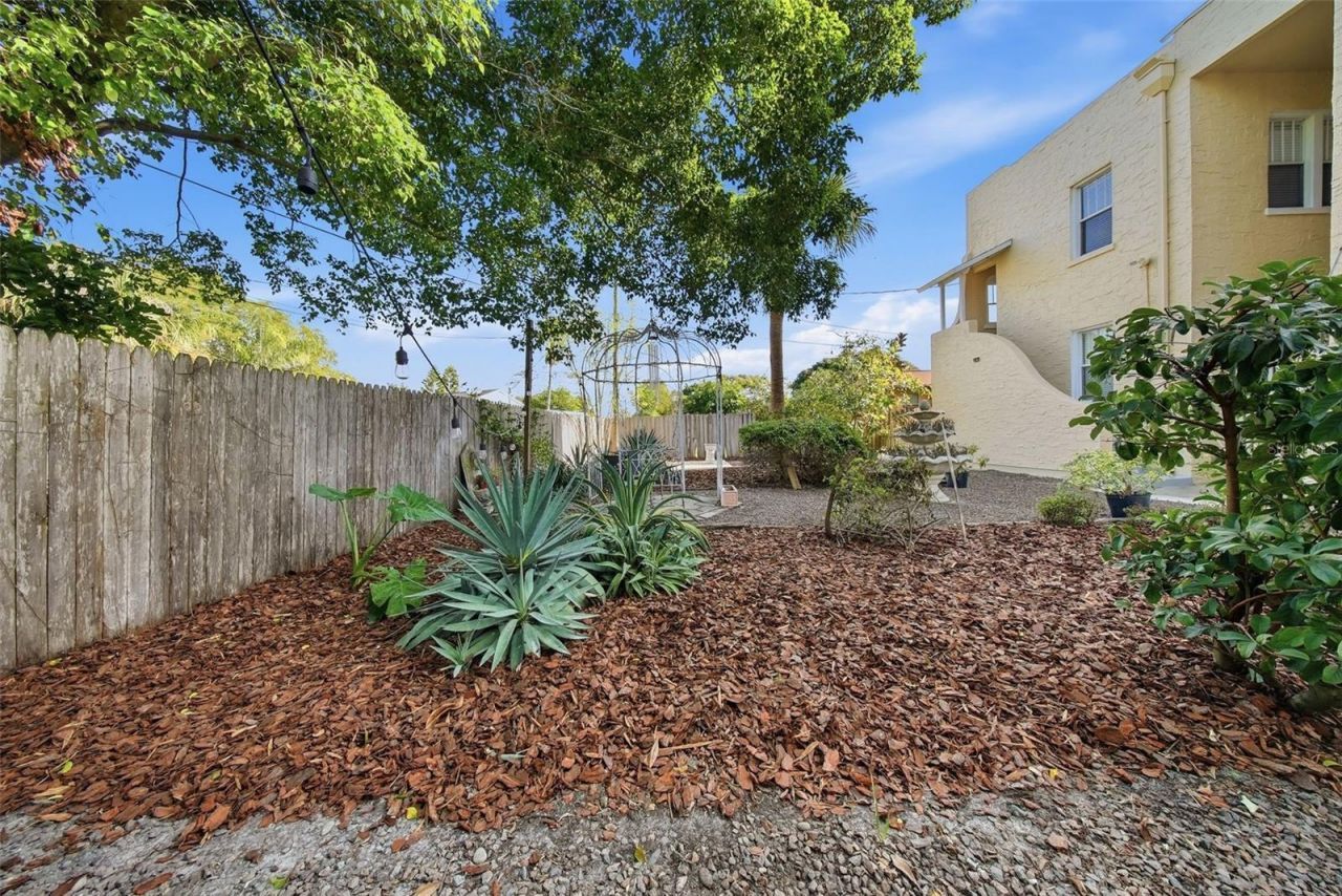 8334 Diagonal Road N, Saint Petersburg, FL 33702 Photo