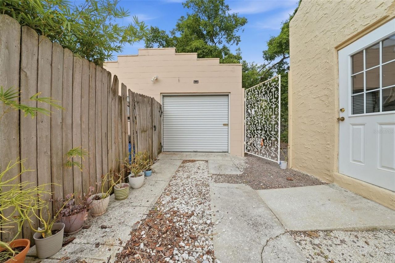 8334 Diagonal Road N, Saint Petersburg, FL 33702 Photo