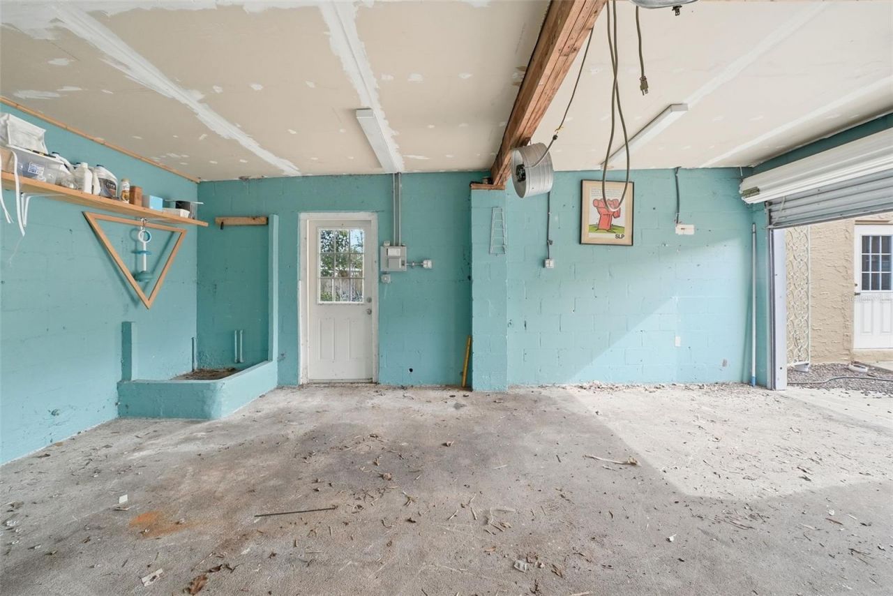 8334 Diagonal Road N, Saint Petersburg, FL 33702 Photo