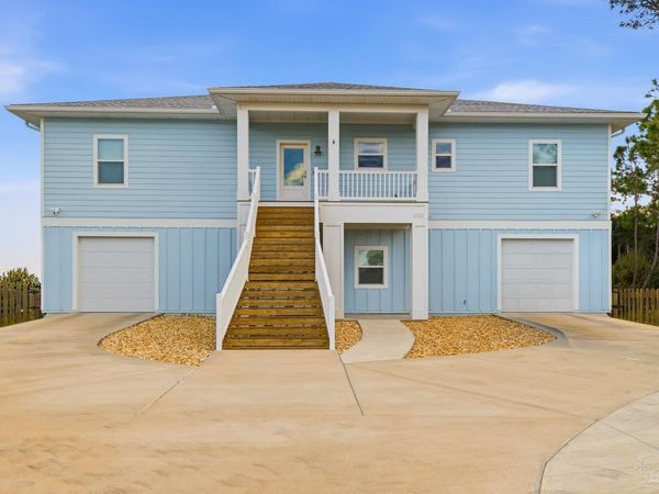 2721 Bay St, Gulf Breeze, FL 32563