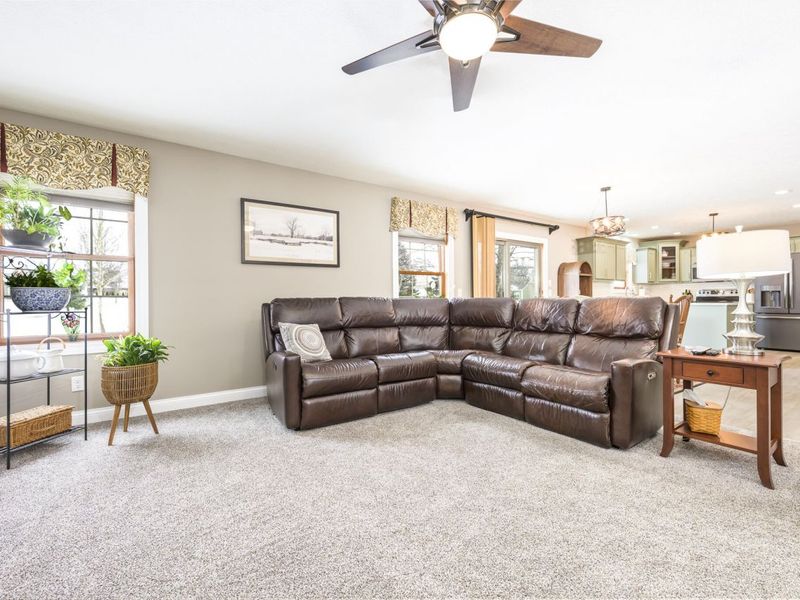 1447 Hickory Gate Drive, Marysville, OH 43040 Photo 7