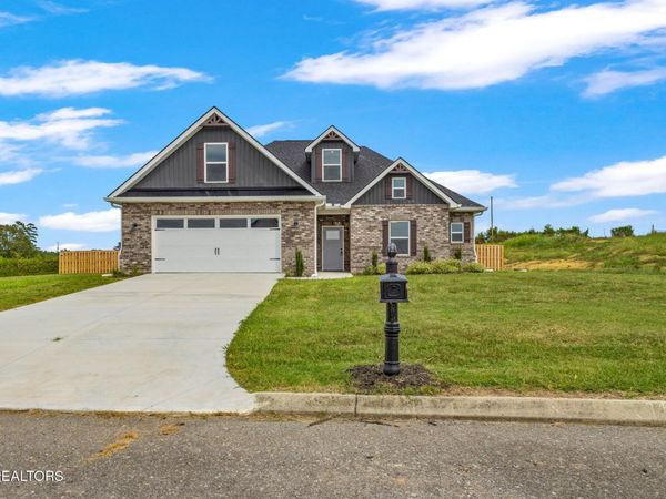 240 Lakeside Meadows Circle, Madisonville, TN 37354