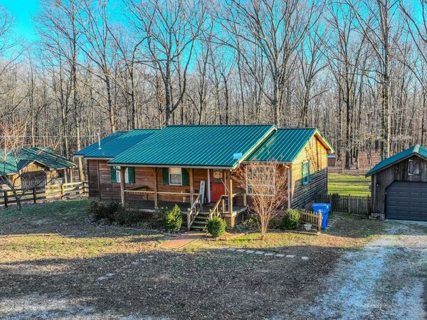 95 CC Rd, Lawrenceburg, TN 38464