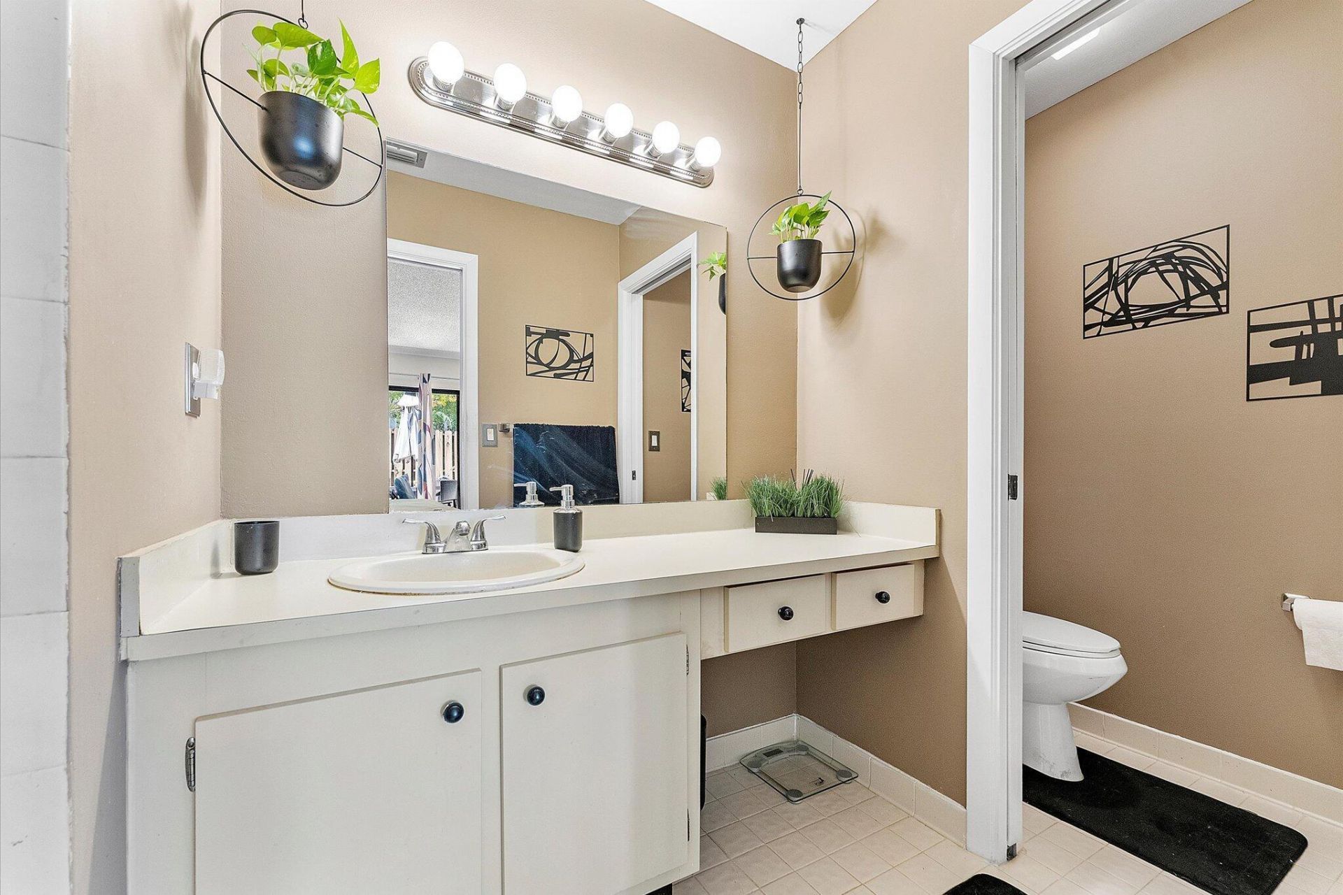 11 Meadows Drive, Boynton Beach, FL 33436 Photo