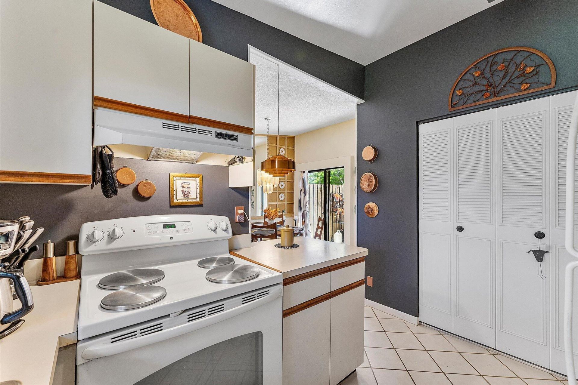 11 Meadows Drive, Boynton Beach, FL 33436 Photo