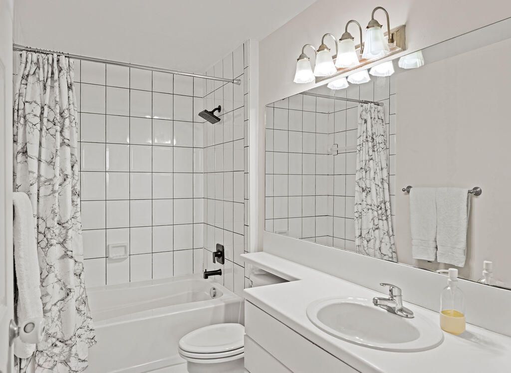 616 Clearwater Park Road, Unit 1110, West Palm Beach, FL 33401 Photo