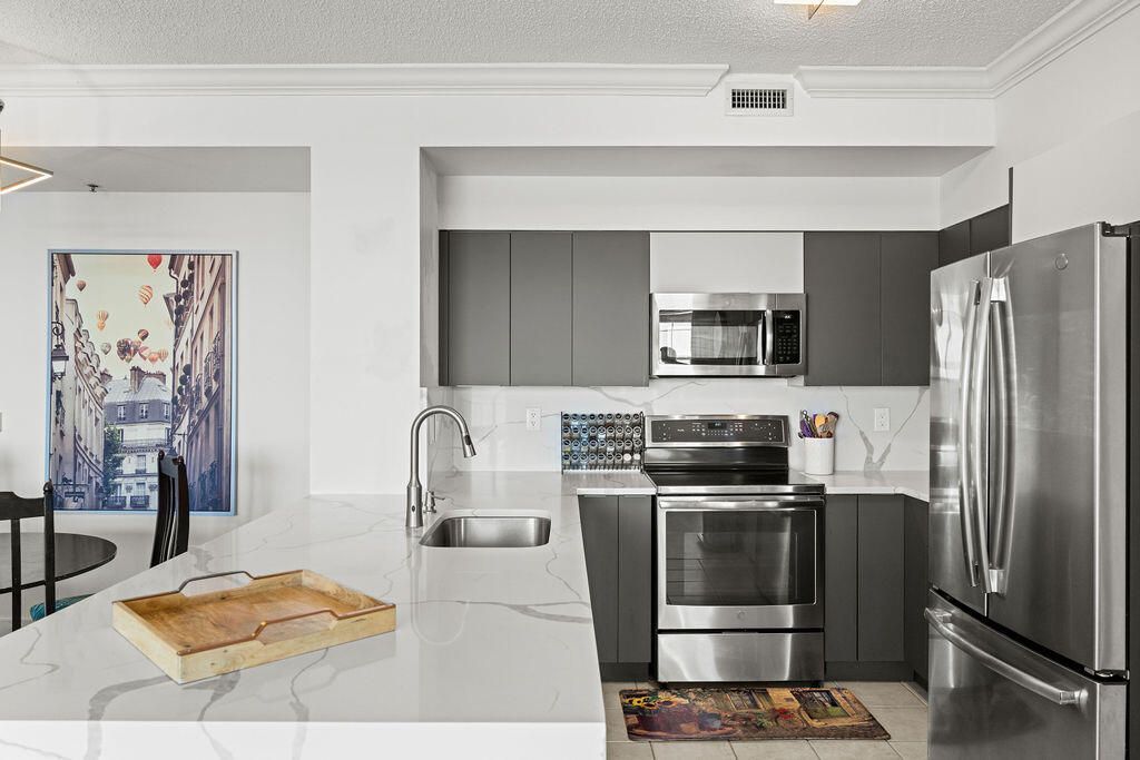 616 Clearwater Park Road, Unit 1110, West Palm Beach, FL 33401 Photo