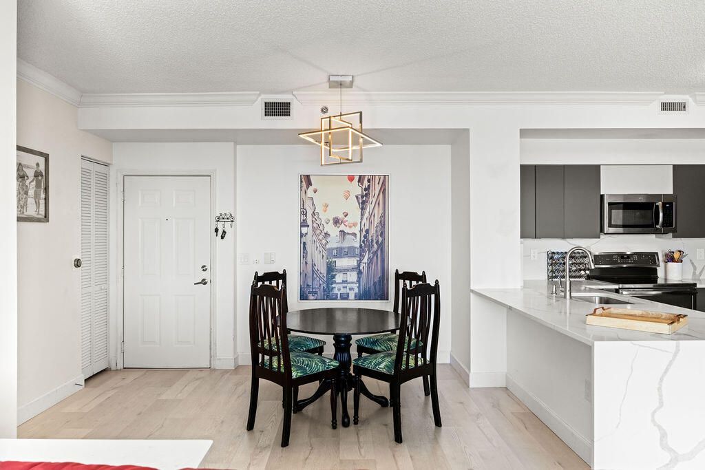 616 Clearwater Park Road, Unit 1110, West Palm Beach, FL 33401 Photo