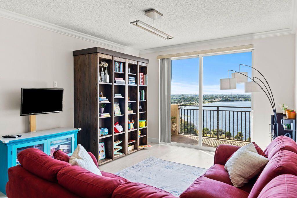 616 Clearwater Park Road, Unit 1110, West Palm Beach, FL 33401 Photo