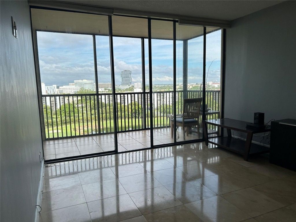 20301 W Country Club Drive, Unit 1222, Aventura, FL 33180 Photo