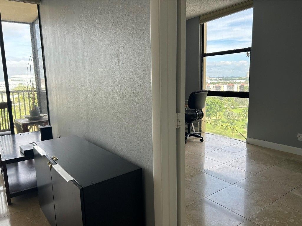 20301 W Country Club Drive, Unit 1222, Aventura, FL 33180 Photo