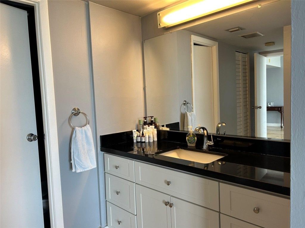 20301 W Country Club Drive, Unit 1222, Aventura, FL 33180 Photo