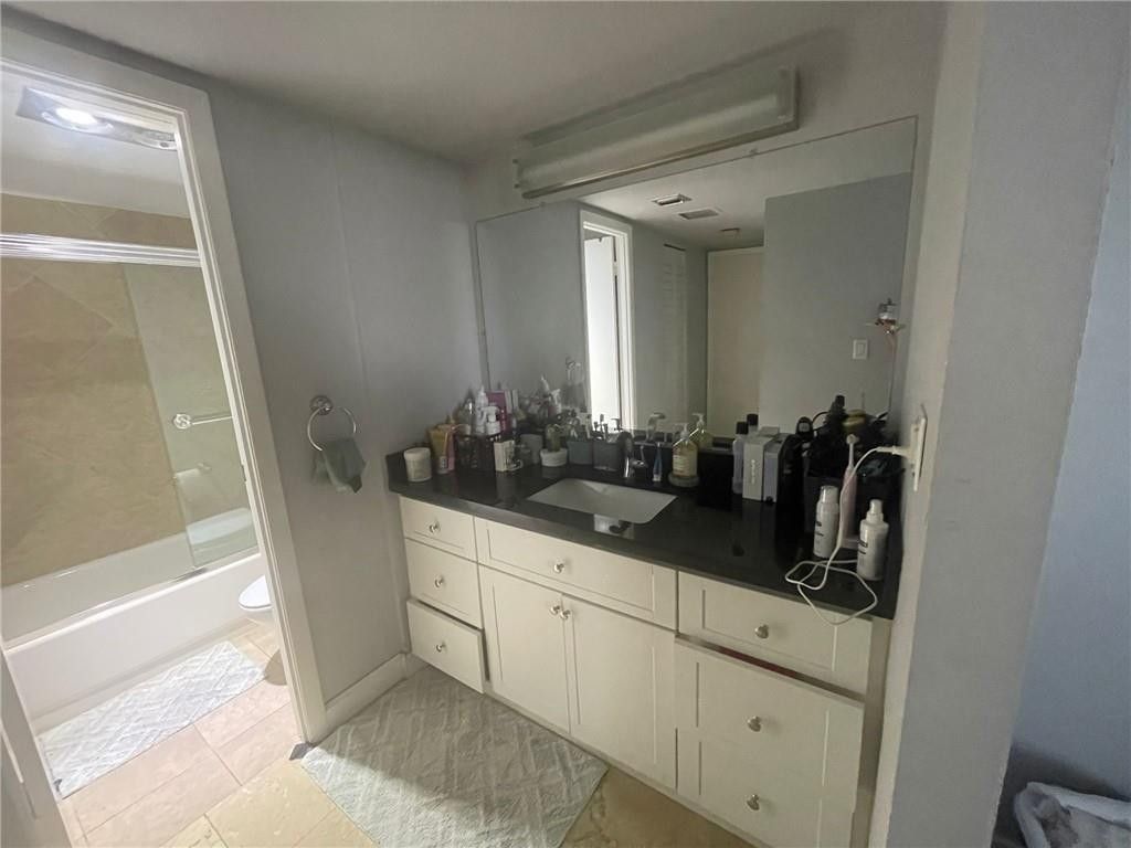 20301 W Country Club Drive, Unit 1222, Aventura, FL 33180 Photo